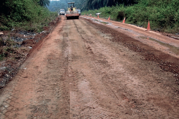 Befestigung einer Straße in Jalan Pekoti Timur / Malaysia